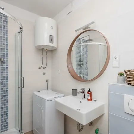 Fabolous Angelina Apartment
